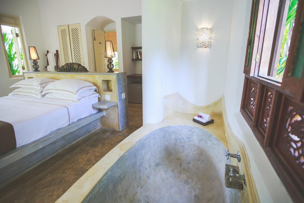 Karmel Villa Thalduwa Island - Five Bedroom Luxury Villa With Private Pool Ахангама Экстерьер фото